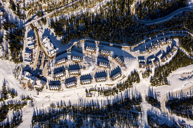 Building Photo - c4 Saddle Ridge Rd