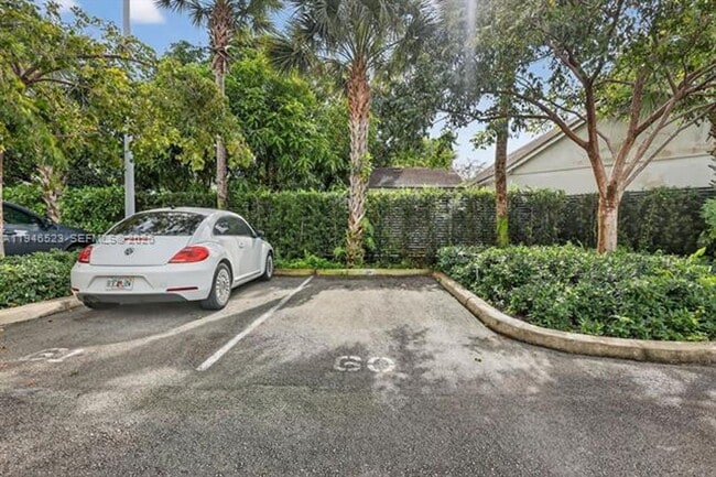 Building Photo - 13800 Highland Dr