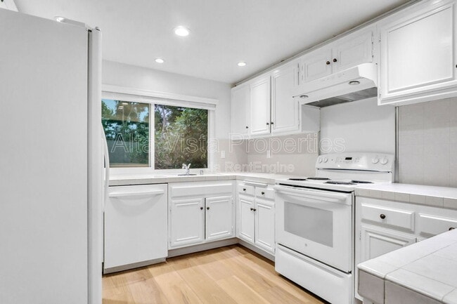 Building Photo - 2229 Camino Preciosa Sur