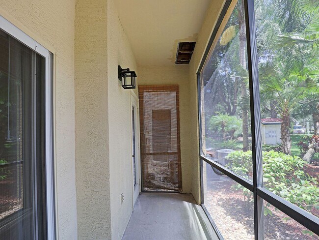 Building Photo - Royal Greens 11480-102