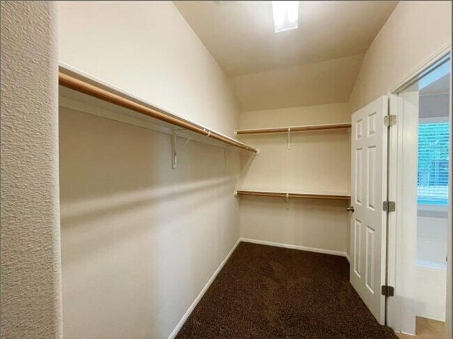 Building Photo - 101 S Gadwall Ln