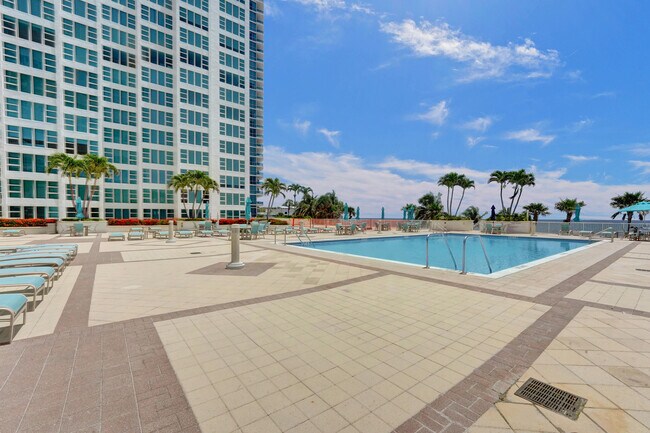 Building Photo - 1620 S Ocean Blvd
