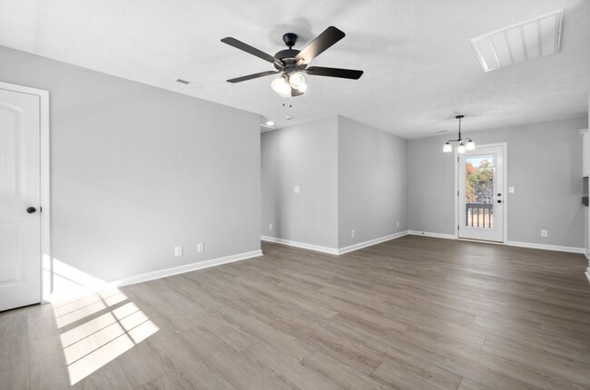 Building Photo - Beautiful Home For Rent in Country Like Setting!