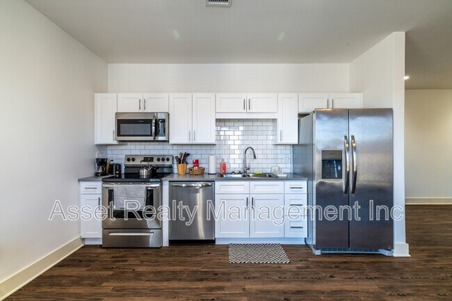 Building Photo - 1110 Franck St