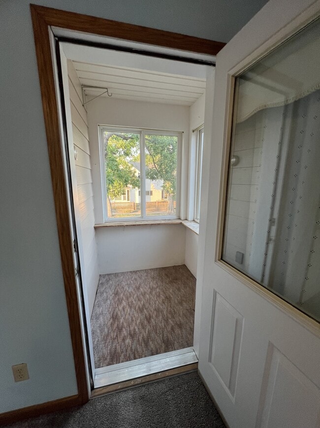 Building Photo - 201 W Geyser St