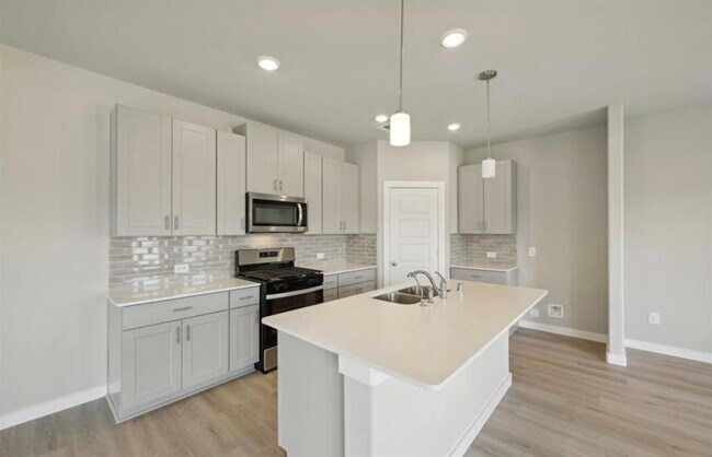 Building Photo - 15529 Olive Ter Trl