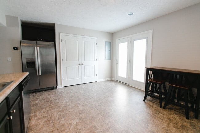 Building Photo - 924 Gamely Wy