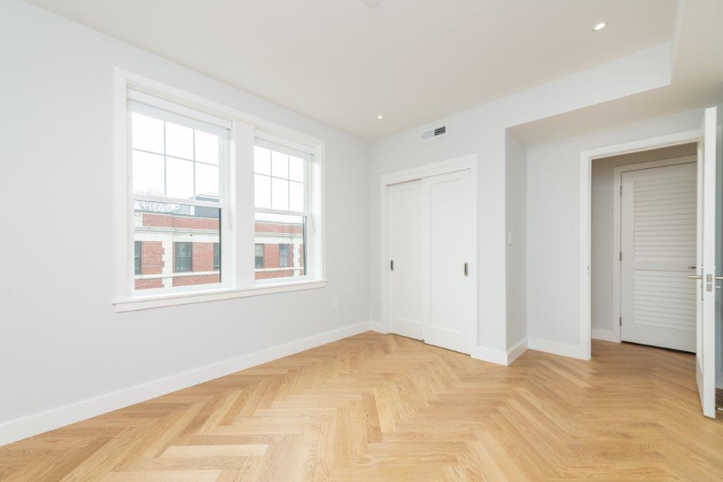 Building Photo - 19 Forest St