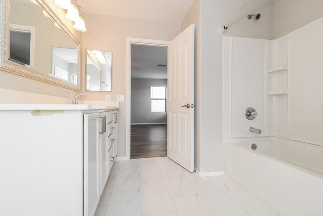 Building Photo - 18442 W Dawn Dr