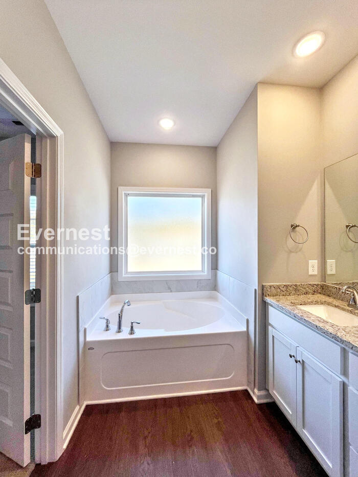 Building Photo - 1117 Prospect Ct