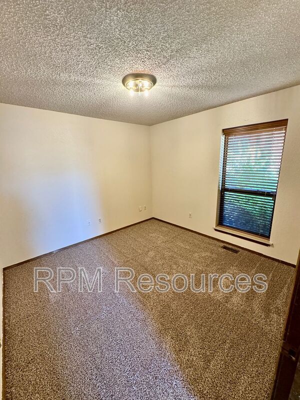 Building Photo - 1312 NW 184th St