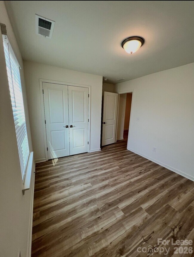 Building Photo - 12185 Riceland Way