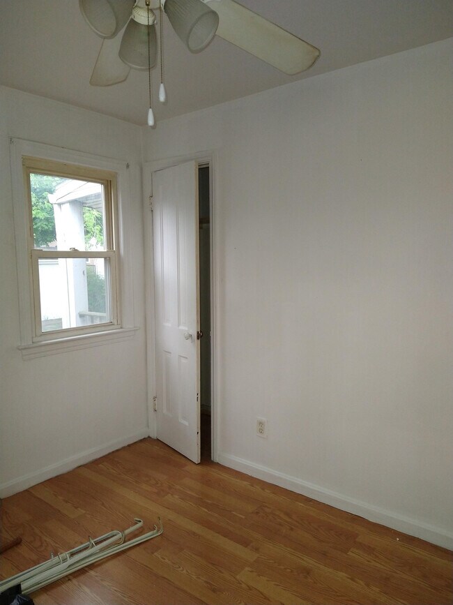 Building Photo - 4461 W 149th St