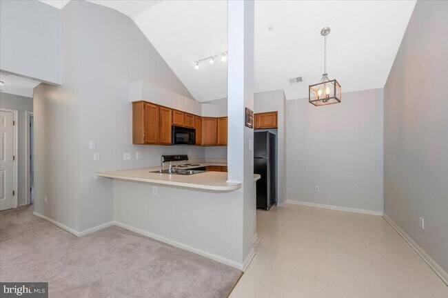 Building Photo - 6330 Bayberry Ct
