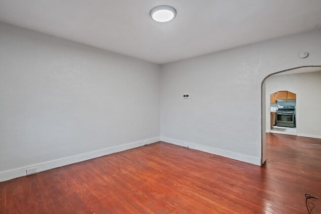 Building Photo - MOVE IN SPECIAL! SCORE HALF OFF 1ST MONTH'...