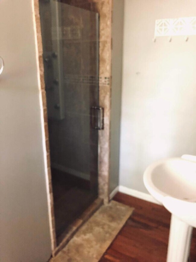 Building Photo - 316 2nd Ave S