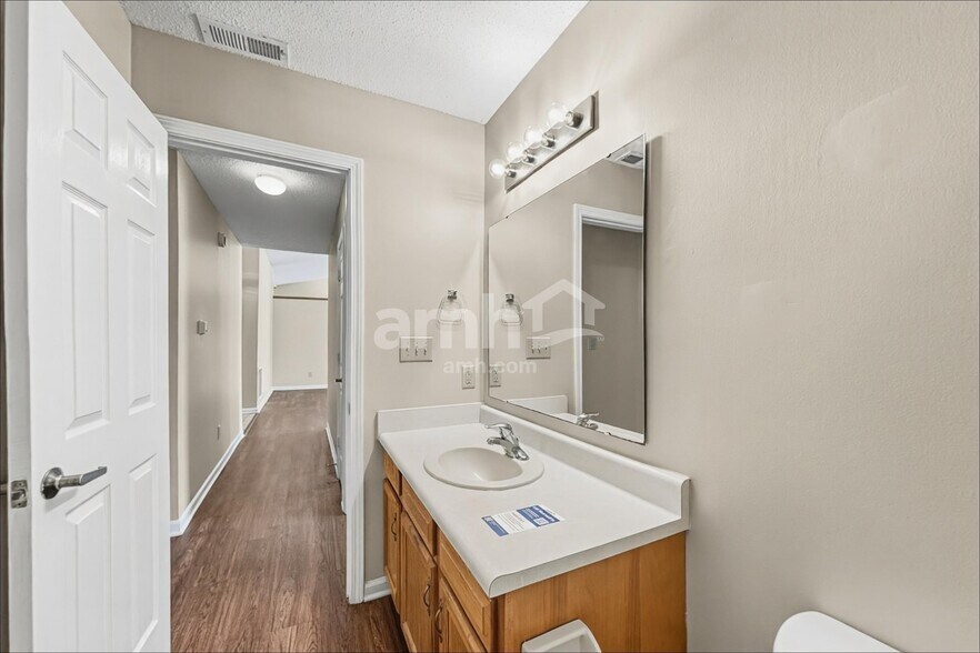 Building Photo - 7315 Cordova Dr