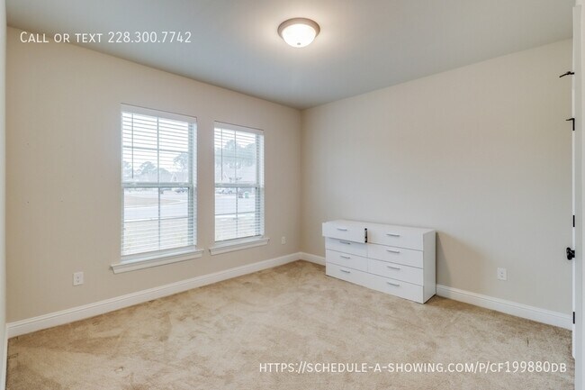 Building Photo - 856 Leeward Dr