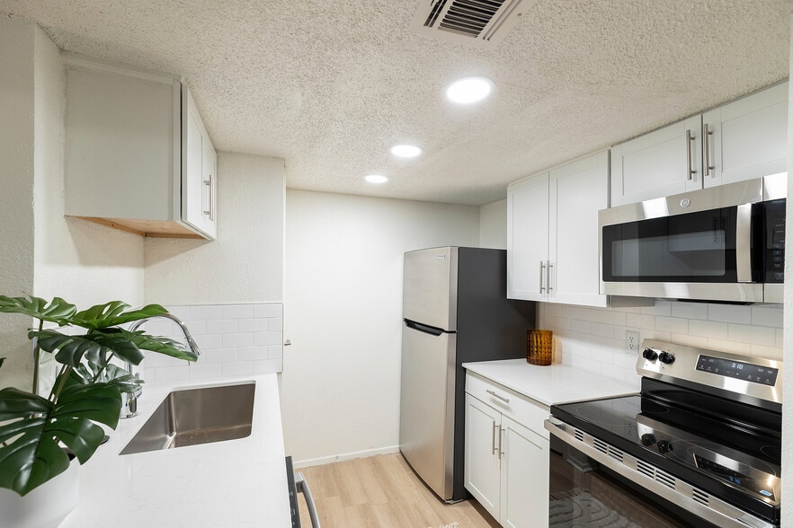 vibrant heights - 008 - Bluff Creek