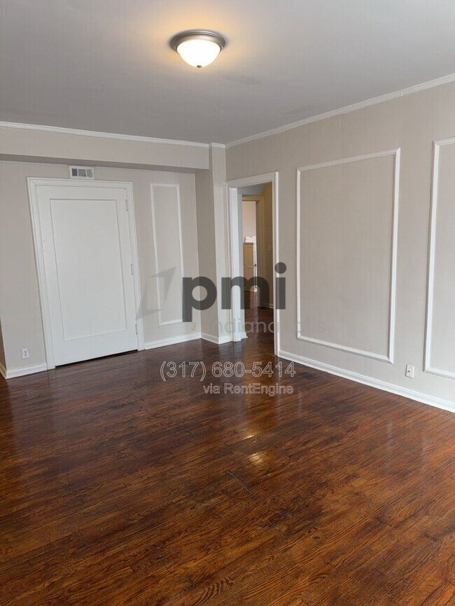 Building Photo - 1 W 28th St