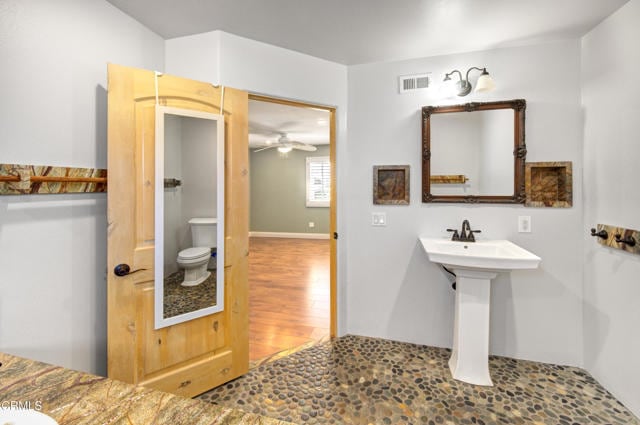 Building Photo - 6349 Condor Ct