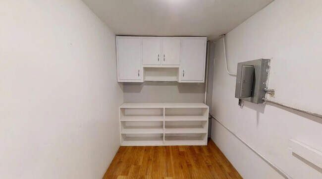 Building Photo - 4123 W 19th Pl