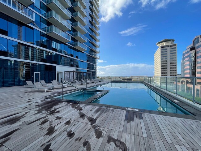 Building Photo - AZURE at Ala Moana - 1 Bed 1 Bath 1 Parking -Great location to Shopping & Restaurants