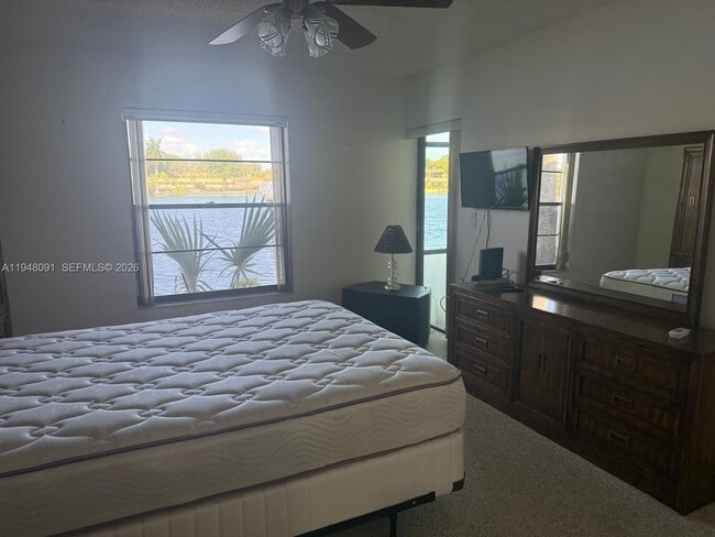 Building Photo - 412 Briarwood Cir