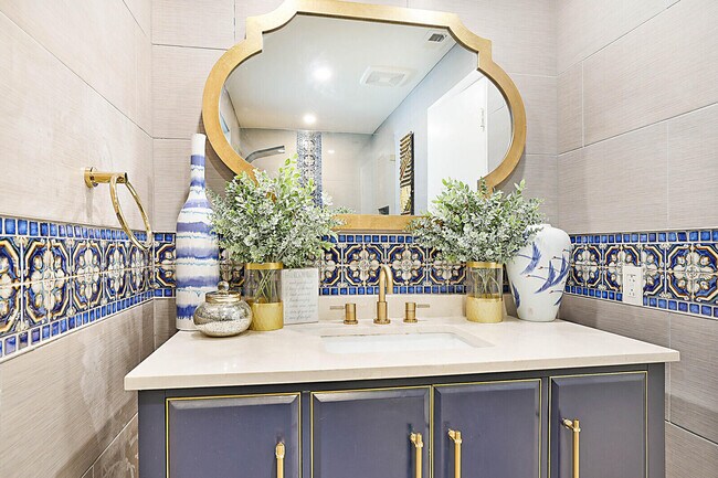 Building Photo - 4548 SW 28th Way