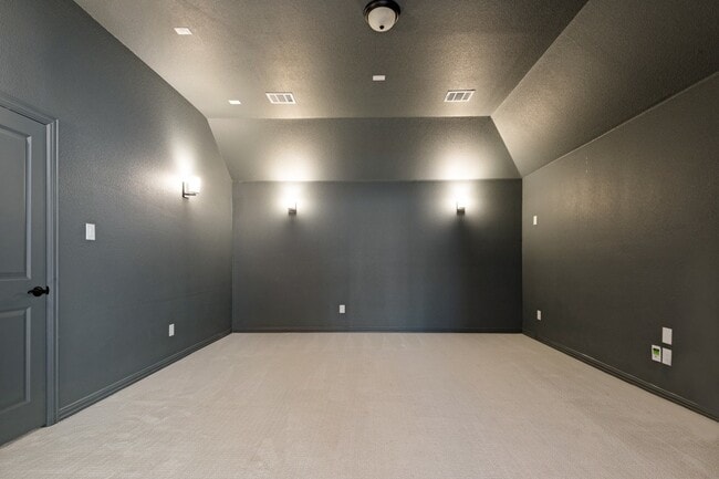 Building Photo - 12535 Mercer Pkwy