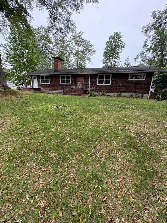 Building Photo - 3 bedroom 3 bath in Spartanburg!!