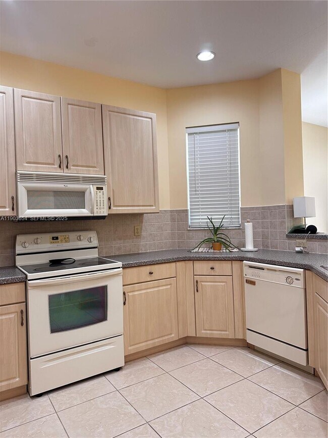 Building Photo - 606 Mariner Bay Blvd