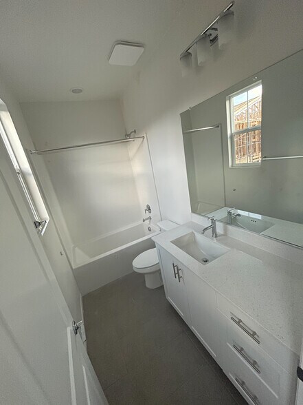 Building Photo - 2322 Columba Gln