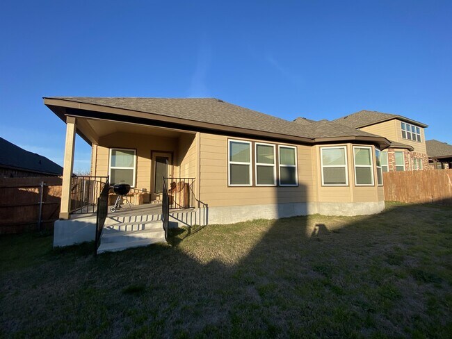 Building Photo - 836 Olive Ln