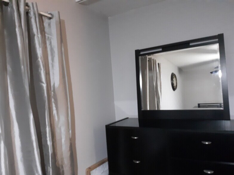 Building Photo - 552 Wimbledon Ct