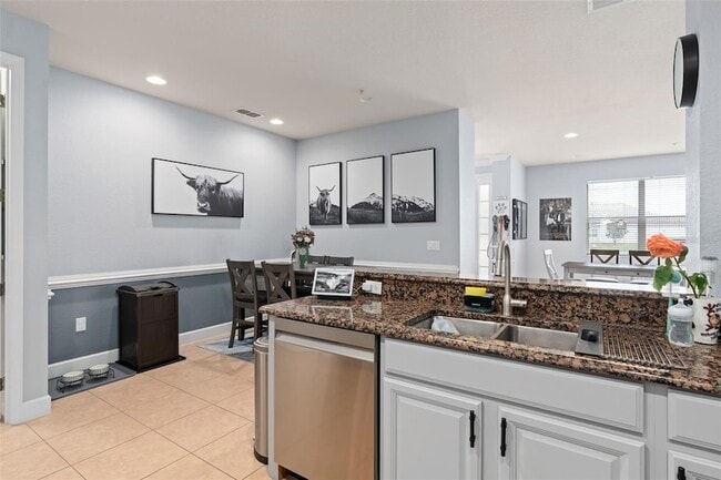 Building Photo - 2400 Harwich Dr