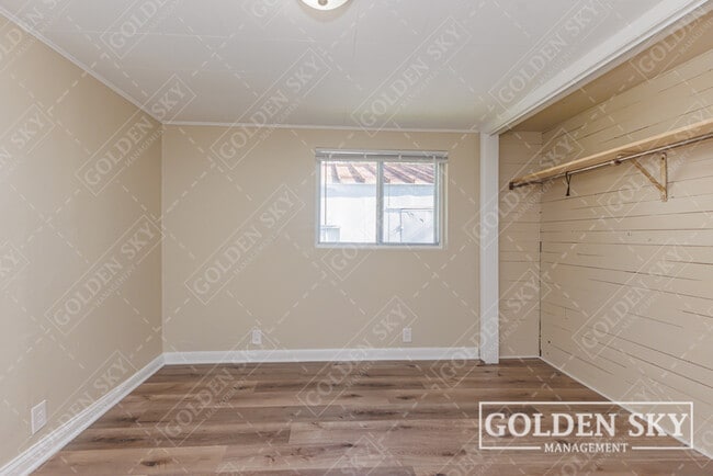 Building Photo - 2321 N Macedonia Ave