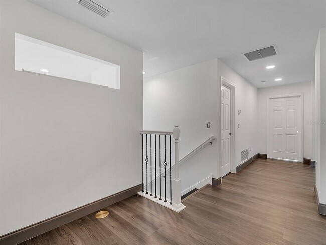 Building Photo - 7323 Pool Compass Loop