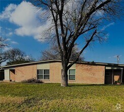 Building Photo - 1112 Fern Ave