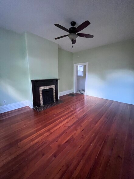 Building Photo - 1402 Hepburn Ave