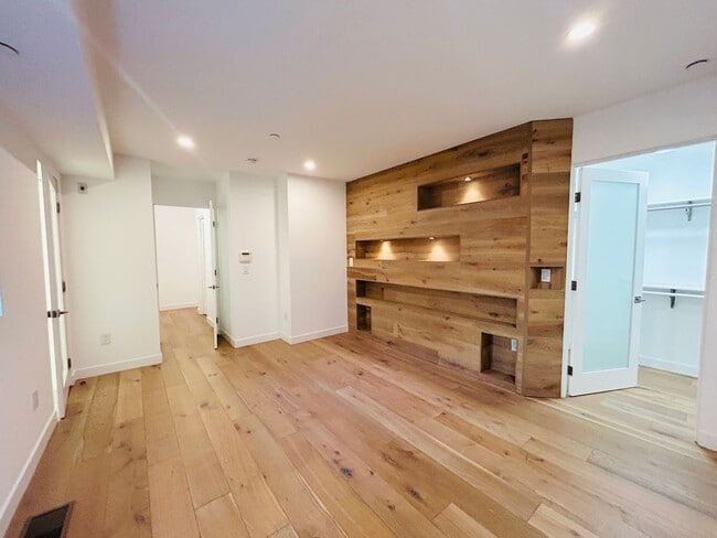 Building Photo - 947 4th St