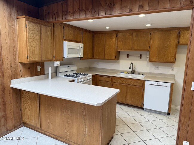 Building Photo - 636 Malaga Ct