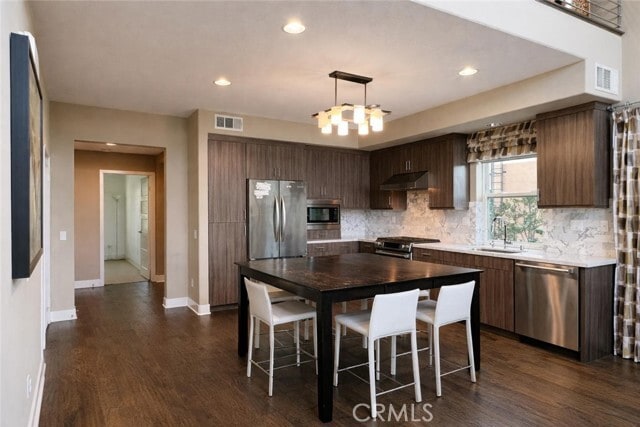 Building Photo - 1520 W Artesia Square