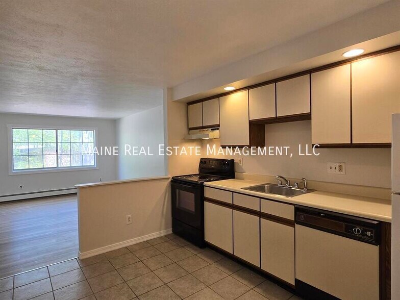 Primary Photo - 20 Tall Pines Dr