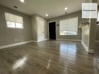 Building Photo - 18503 Riopelle St