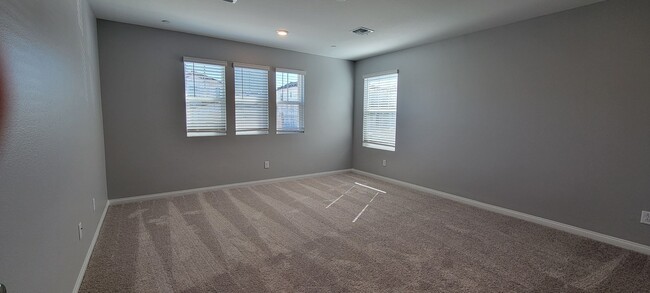 Building Photo - 3 BEDROOM HOME IN INSPIRADA!
