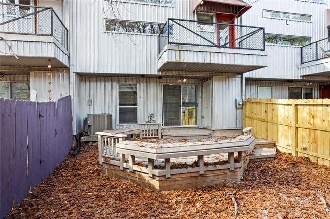 Building Photo - 6933 Yellowstone Way Dr