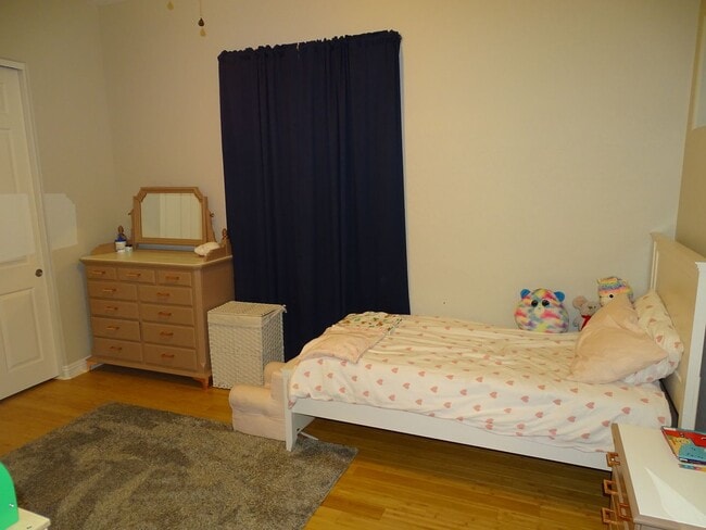 Building Photo - Single Story 4 Bedroom, Den & 3 Full Baths In Gated North Las Vegas Community