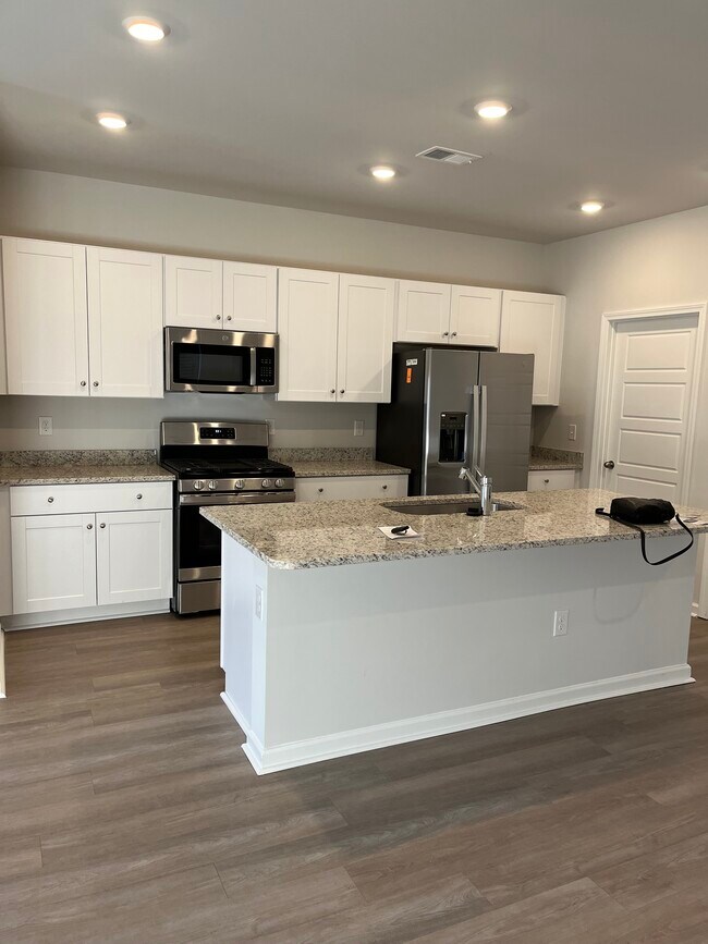 Building Photo - 536 Appaloosa Way