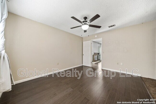 Building Photo - 109 Meadow Way